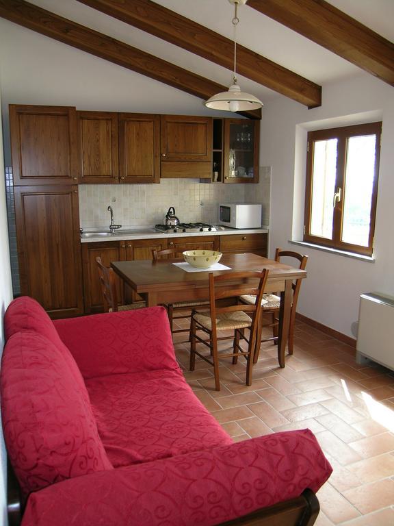 Agriturismo Podere Ossaia Cortona Szoba fotó