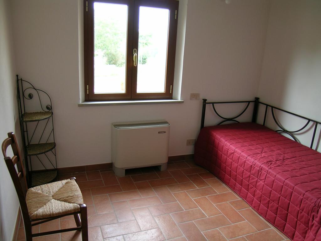 Agriturismo Podere Ossaia Cortona Szoba fotó