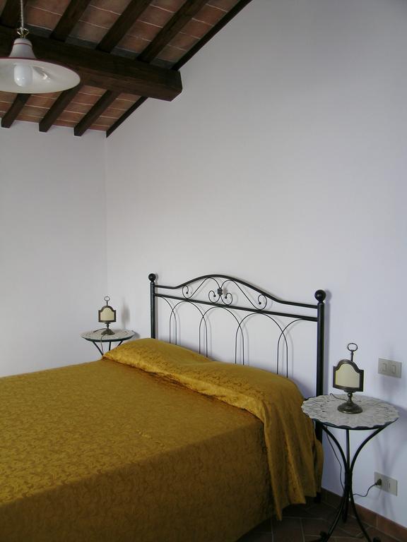 Agriturismo Podere Ossaia Cortona Szoba fotó